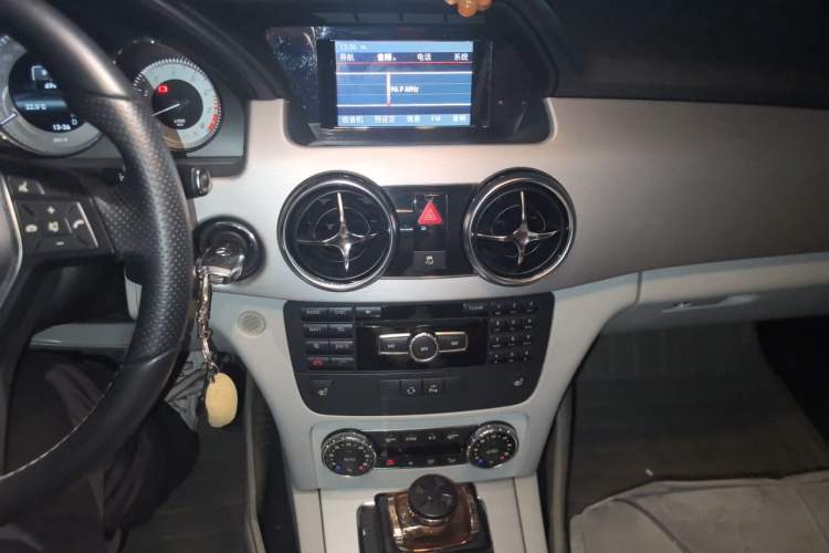 Used Mercedes-Benz GLK-Class 2013 GLK 300 4MATIC Fashion Model Audio And AC Panel