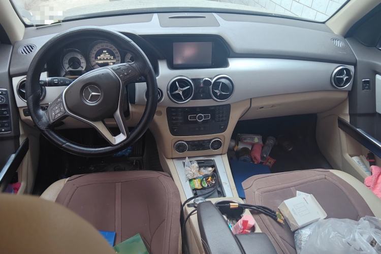 Used Mercedes-Benz GLK-Class 2013 GLK 300 4MATIC Fashion Model Center Console
