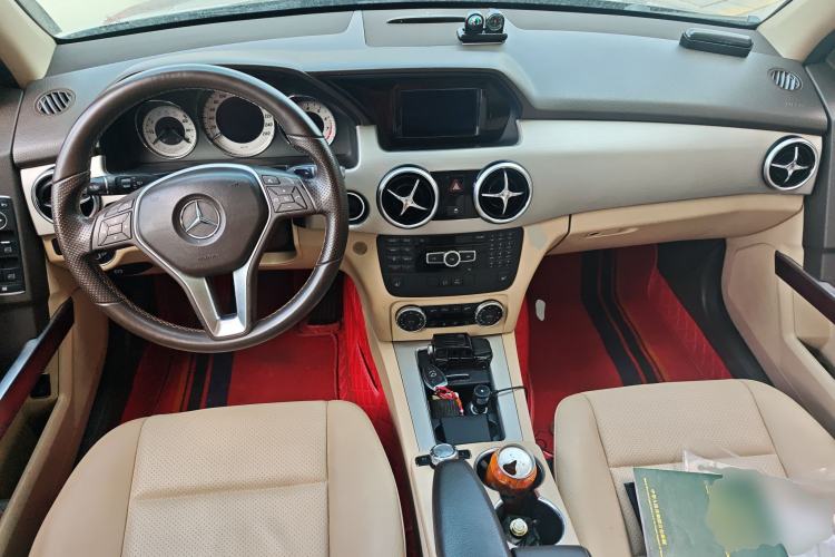 Used Mercedes-Benz GLK-Class 2013 Facelift GLK 300 4MATIC Fashion Edition Center Console