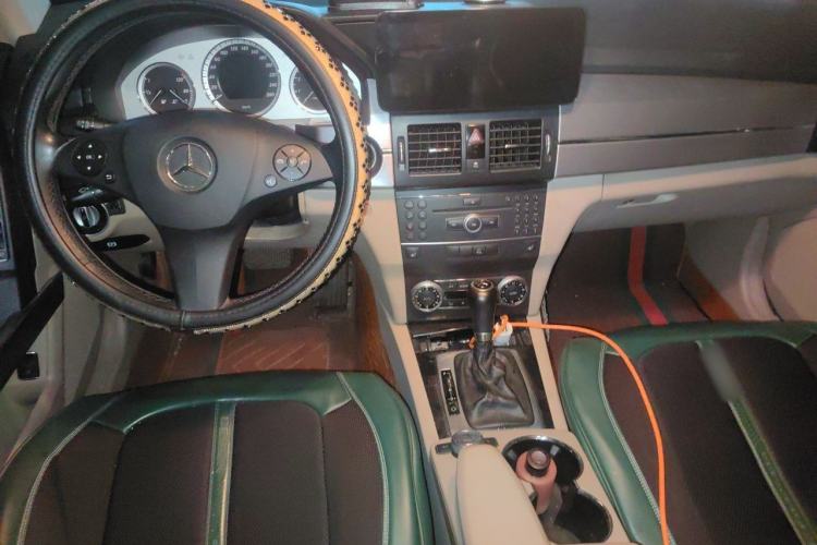 Used Mercedes-Benz GLK-Class 2013 GLK 300 4MATIC Fashion Model Center Console