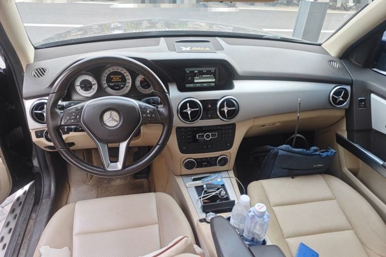Used Mercedes-Benz GLK-Class 2013 Facelift GLK 300 4MATIC Fashion Edition Center Console