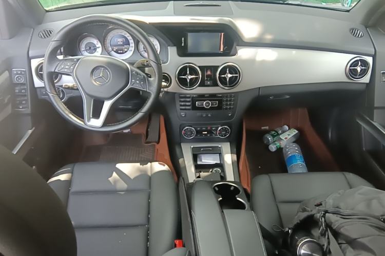 Used Mercedes-Benz GLK-Class 2013 Facelift GLK 300 4MATIC Fashion Edition Center Console