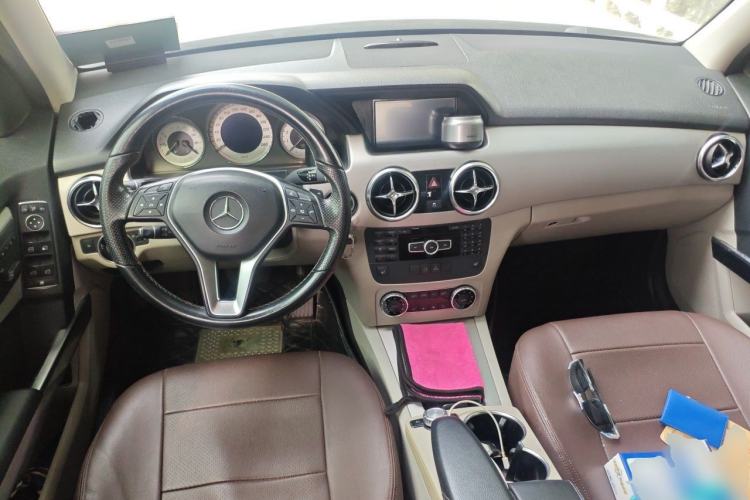 Used Mercedes-Benz GLK-Class 2013 GLK 300 4MATIC Fashion Model Center Console