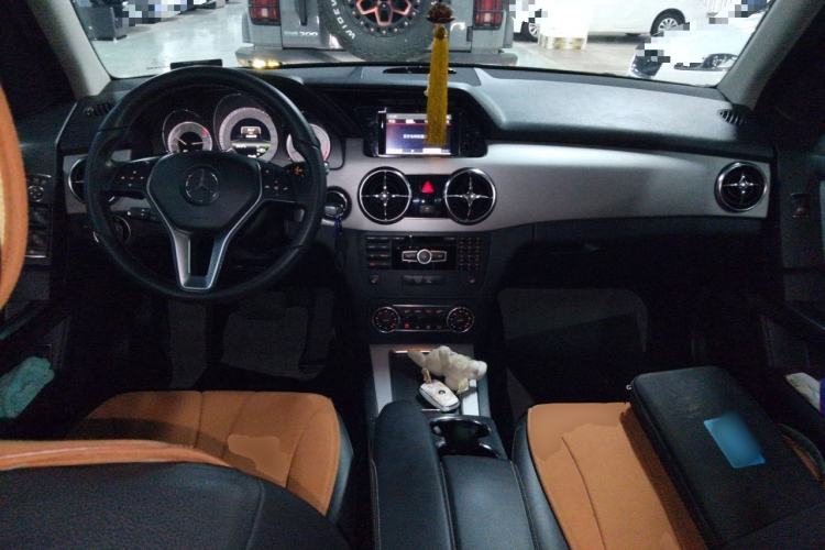 Used Mercedes-Benz GLK-Class 2013 GLK 300 4MATIC Fashion Model Center Console