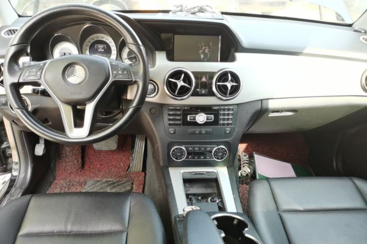 Used Mercedes-Benz GLK-Class 2013 Facelift GLK 300 4MATIC Fashion Edition Center Console