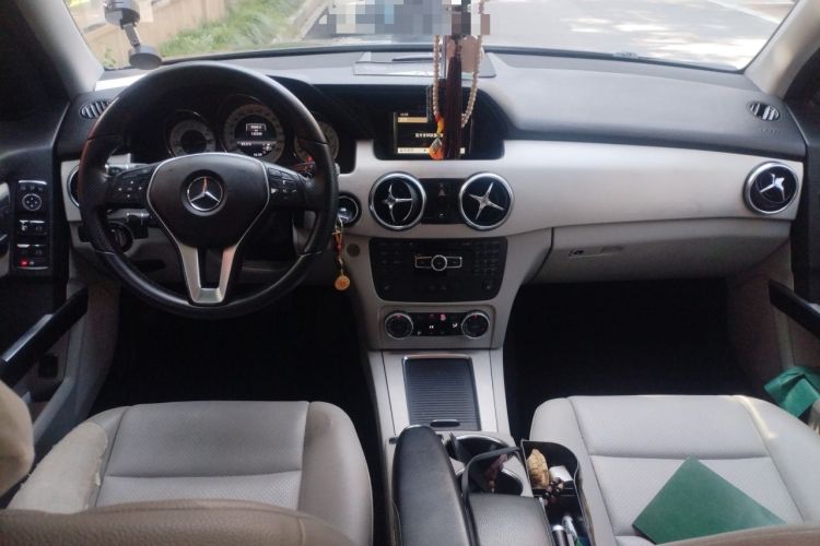 Used Mercedes-Benz GLK-Class 2013 GLK 300 4MATIC Dynamic Sunroof Model Center Console