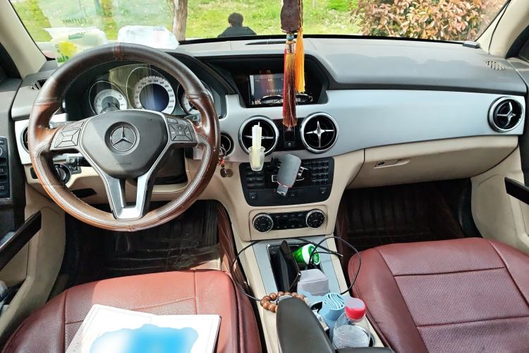 Used Mercedes-Benz GLK-Class 2013 GLK 300 4MATIC Dynamic Edition Center Console
