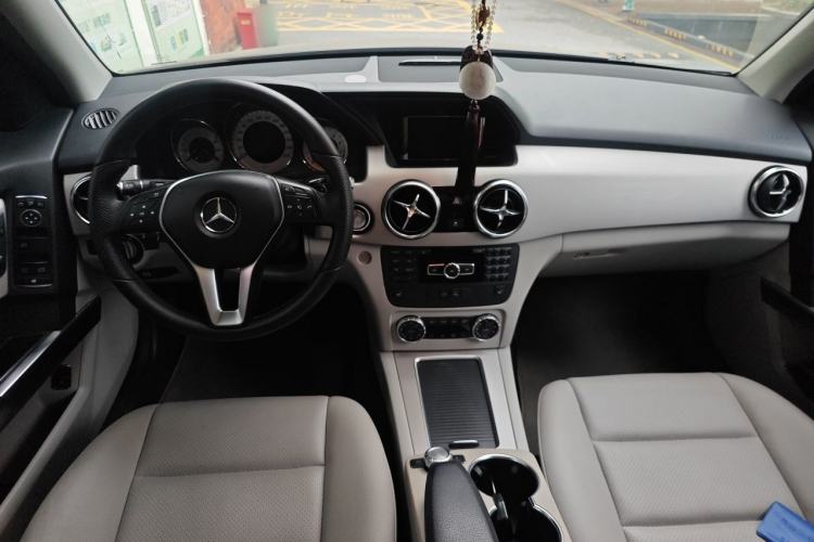 Used Mercedes-Benz GLK-Class 2013 Facelift GLK 300 4MATIC Fashion Edition Center Console