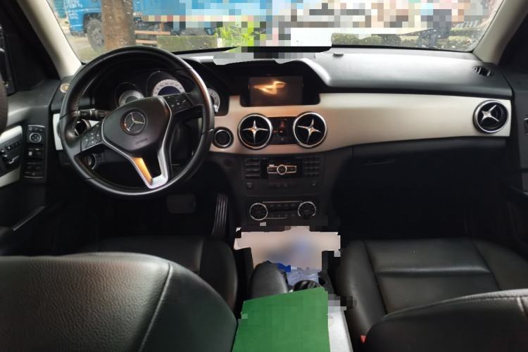 Used Mercedes-Benz GLK-Class 2013 GLK 300 4MATIC Dynamic Edition Center Console
