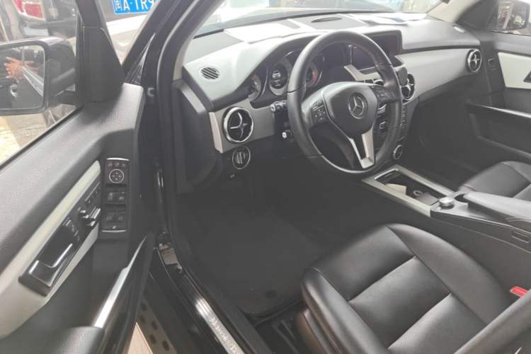 Used Mercedes-Benz GLK-Class 2013 GLK 300 4MATIC Luxury Model Driver Seat