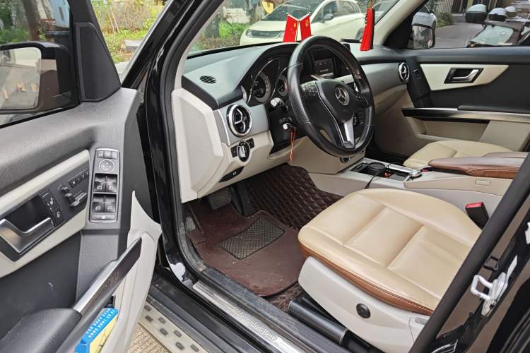 Used Mercedes-Benz GLK-Class 2013 GLK 300 4MATIC Dynamic Sunroof Model Driver Seat
