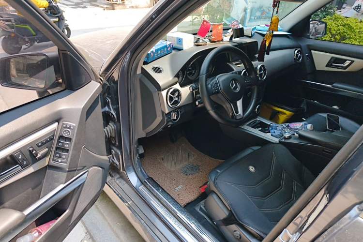 Used Mercedes-Benz GLK-Class 2013 GLK 300 4MATIC Dynamic Edition Driver Seat