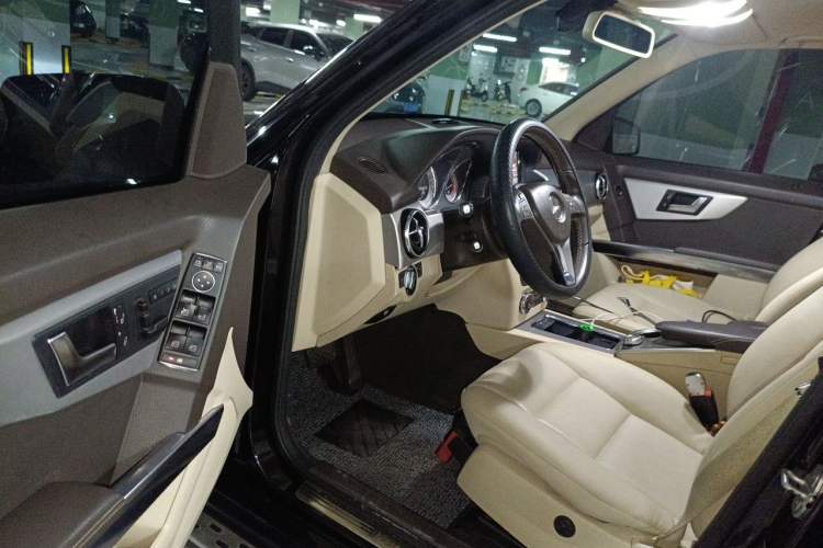 Used Mercedes-Benz GLK-Class 2013 GLK 300 4MATIC Dynamic Edition Driver Seat