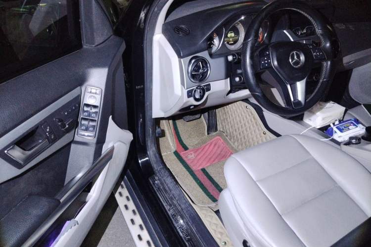 Used Mercedes-Benz GLK-Class 2013 GLK 300 4MATIC Dynamic Sunroof Model Driver Seat