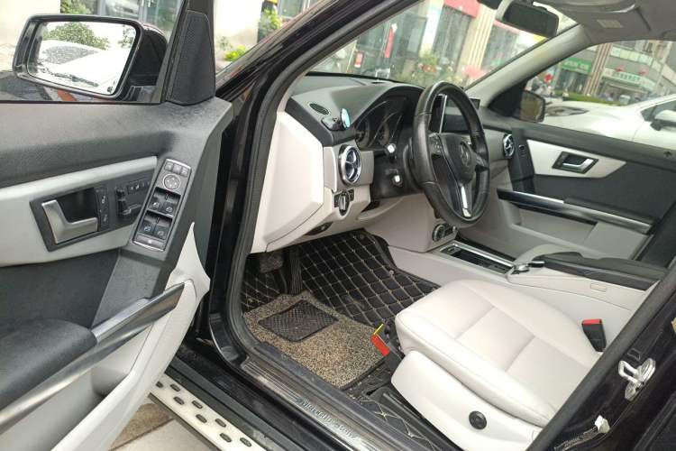 Used Mercedes-Benz GLK-Class 2013 GLK 300 4MATIC Dynamic Edition Driver Seat