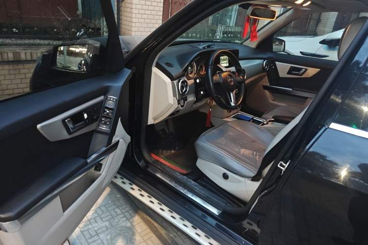 Used Mercedes-Benz GLK-Class 2013 GLK 300 4MATIC Dynamic Sunroof Model Driver Seat