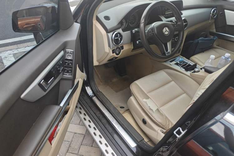 Used Mercedes-Benz GLK-Class 2013 Facelift GLK 300 4MATIC Fashion Edition Driver Seat