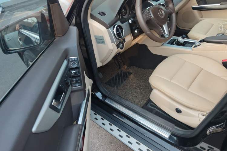 Used Mercedes-Benz GLK-Class 2013 GLK 300 4MATIC Dynamic Sunroof Model Driver Seat
