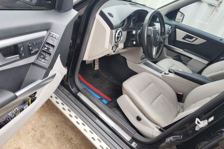 Used Mercedes-Benz GLK-Class 2013 GLK 300 4MATIC Dynamic Sunroof Model Driver Seat