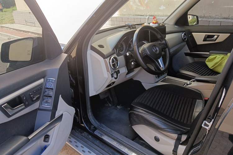 Used Mercedes-Benz GLK-Class 2013 Facelift GLK 300 4MATIC Fashion Edition Driver Seat