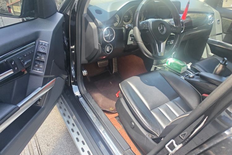 Used Mercedes-Benz GLK-Class 2013 GLK 300 4MATIC Luxury Model Driver Seat