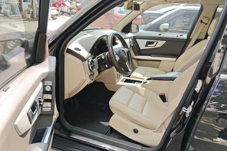Used Mercedes-Benz GLK-Class 2013 GLK 300 4MATIC Dynamic Sunroof Model Driver Seat