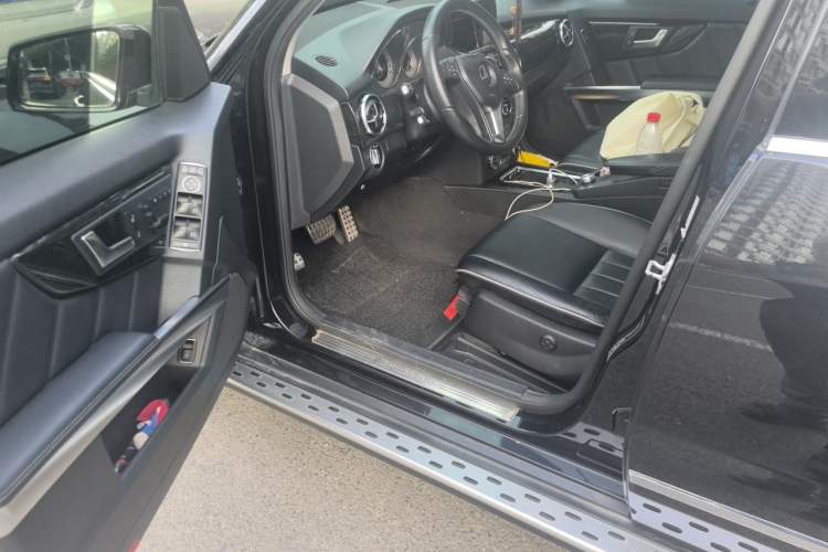 Used Mercedes-Benz GLK-Class 2013 GLK 300 4MATIC Luxury Model Driver Seat