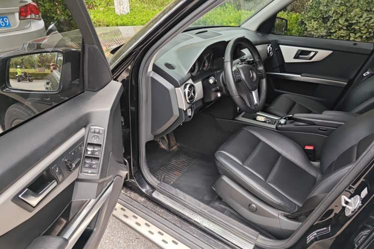 Used Mercedes-Benz GLK-Class 2013 GLK 300 4MATIC Dynamic Sunroof Model Driver Seat