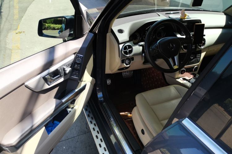 Used Mercedes-Benz GLK-Class 2013 GLK 300 4MATIC Luxury Model Driver Seat