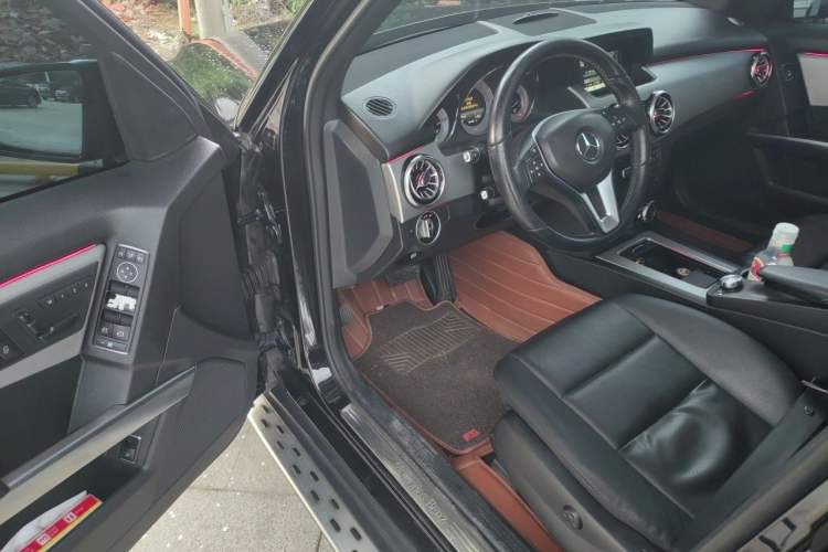 Used Mercedes-Benz GLK-Class 2013 GLK 300 4MATIC Dynamic Sunroof Model Driver Seat