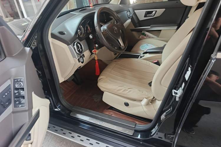 Used Mercedes-Benz GLK-Class 2013 Facelift GLK 300 4MATIC Fashion Edition Driver Seat