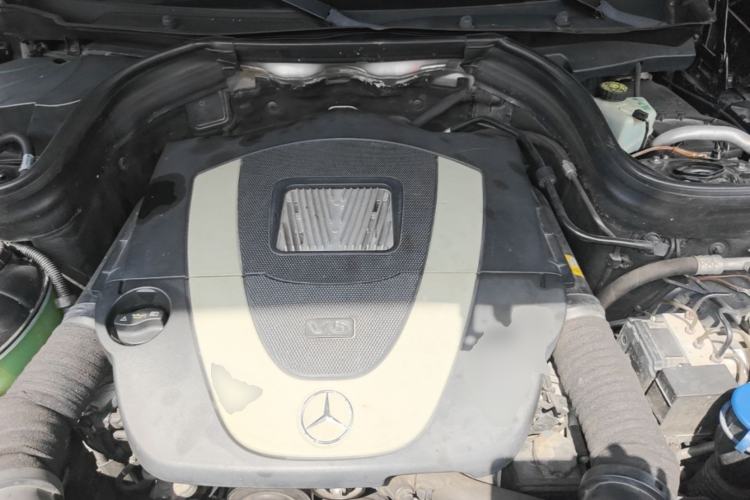 Used Mercedes-Benz GLK-Class 2013 GLK 300 4MATIC Luxury Model Engine Bay