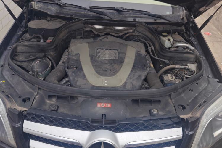 Used Mercedes-Benz GLK-Class 2013 GLK 300 4MATIC Fashion Model Engine Bay