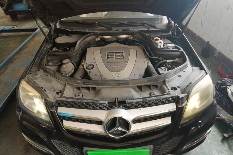 Used Mercedes-Benz GLK-Class 2013 GLK 300 4MATIC Dynamic Sunroof Model Engine Bay