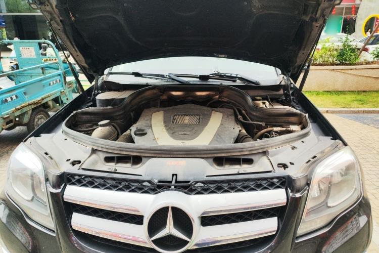 Used Mercedes-Benz GLK-Class 2013 GLK 300 4MATIC Dynamic Sunroof Model Engine Bay