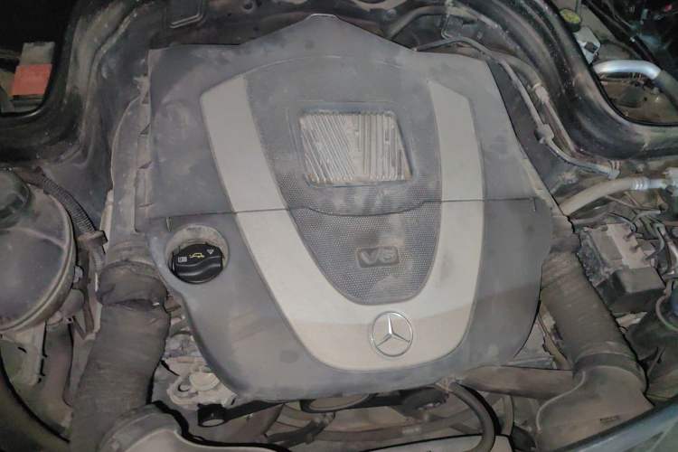 Used Mercedes-Benz GLK-Class 2013 GLK 300 4MATIC Fashion Model Engine Bay