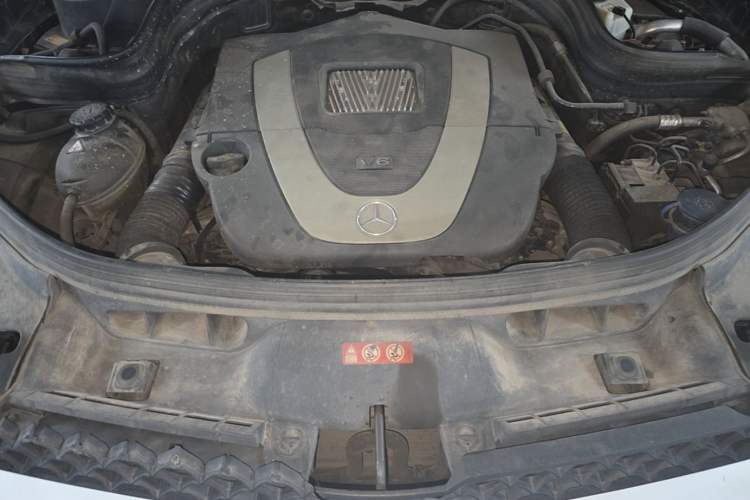 Used Mercedes-Benz GLK-Class 2013 Facelift GLK 300 4MATIC Fashion Edition Engine Bay