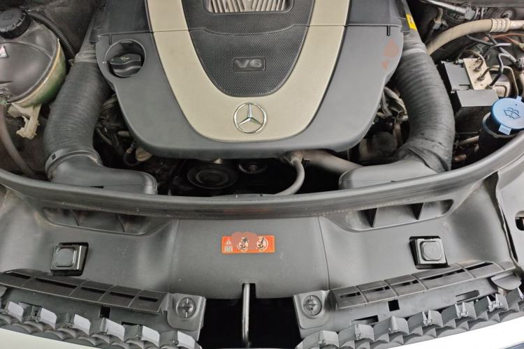 Used Mercedes-Benz GLK-Class 2013 Facelift GLK 300 4MATIC Fashion Edition Engine Bay