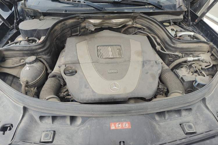Used Mercedes-Benz GLK-Class 2013 GLK 300 4MATIC Dynamic Sunroof Model Engine Bay