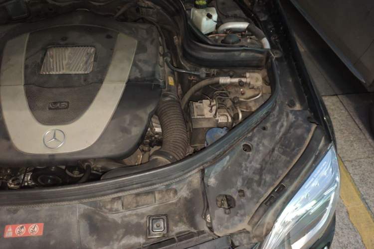 Used Mercedes-Benz GLK-Class 2013 GLK 300 4MATIC Fashion Model Engine Bay Left