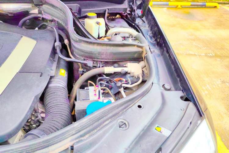 Used Mercedes-Benz GLK-Class 2013 GLK 300 4MATIC Luxury Model Engine Bay Left