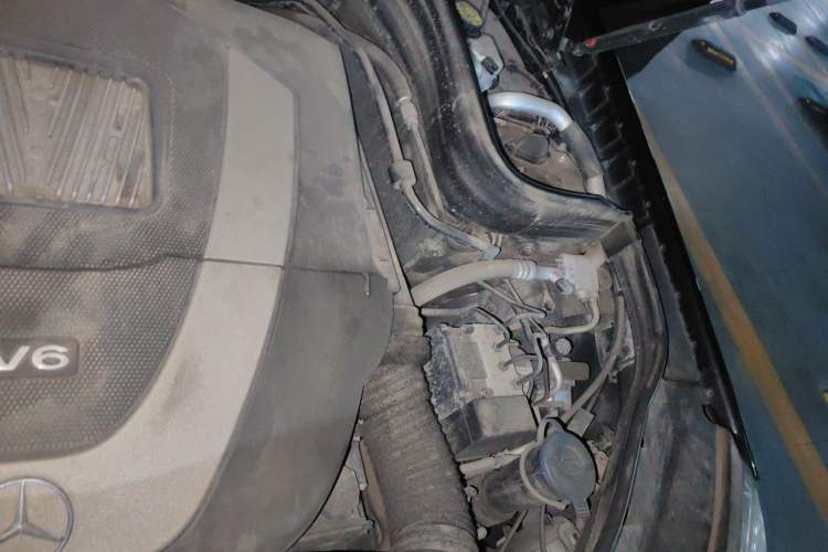 Used Mercedes-Benz GLK-Class 2013 GLK 300 4MATIC Fashion Model Engine Bay Left