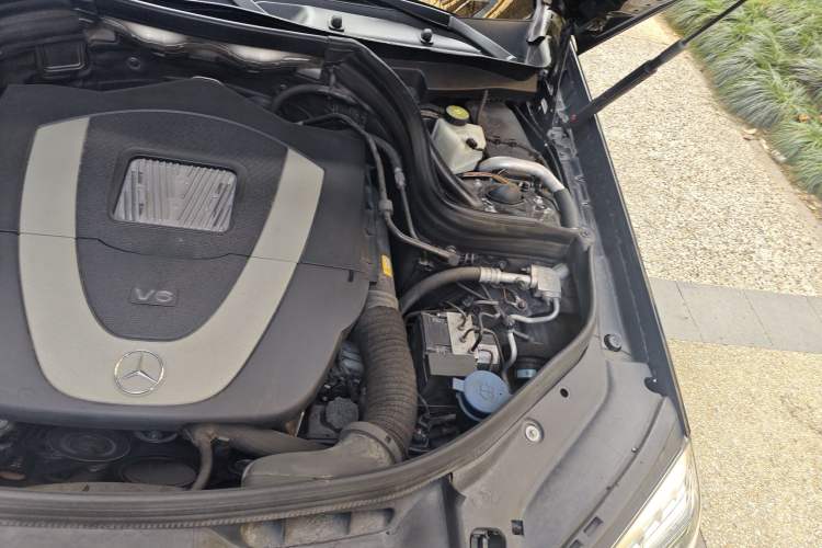 Used Mercedes-Benz GLK-Class 2013 Facelift GLK 300 4MATIC Fashion Edition Engine Bay Left