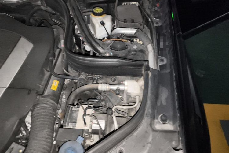 Used Mercedes-Benz GLK-Class 2013 GLK 300 4MATIC Dynamic Sunroof Model Engine Bay Left
