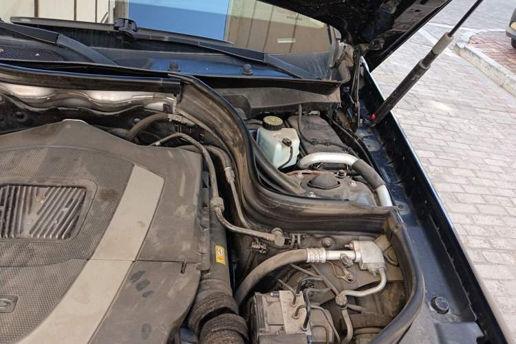 Used Mercedes-Benz GLK-Class 2013 Facelift GLK 300 4MATIC Fashion Edition Engine Bay Left