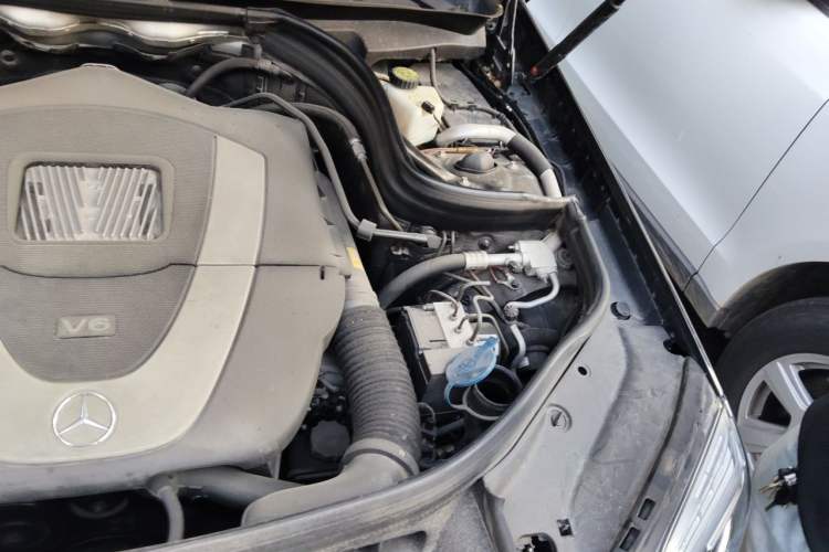 Used Mercedes-Benz GLK-Class 2013 GLK 300 4MATIC Fashion Model Engine Bay Left