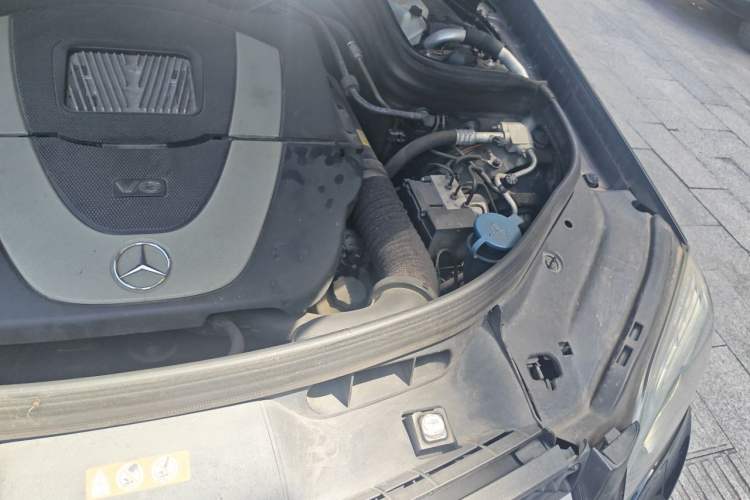 Used Mercedes-Benz GLK-Class 2013 GLK 300 4MATIC Luxury Model Engine Bay Left