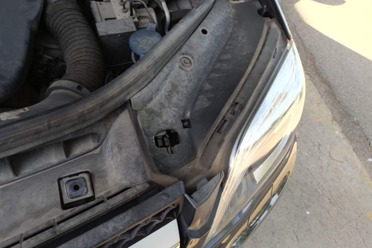 Used Mercedes-Benz GLK-Class 2013 GLK 300 4MATIC Luxury Model Engine Bay Left
