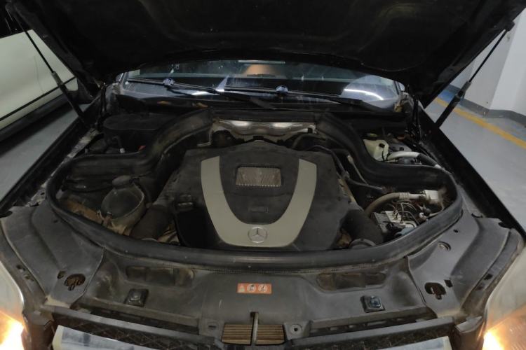 Used Mercedes-Benz GLK-Class 2013 GLK 300 4MATIC Luxury Model Engine Bay