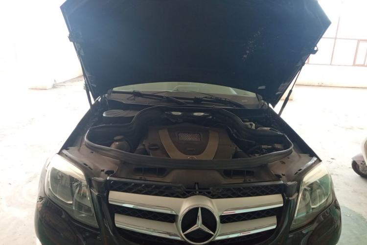 Used Mercedes-Benz GLK-Class 2013 GLK 300 4MATIC Dynamic Sunroof Model Engine Bay